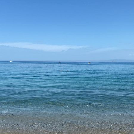 Tra Mare E Lago Torre di Faro Eksteriør billede