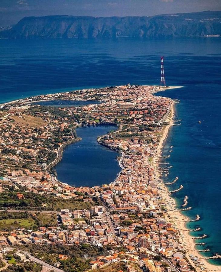 Tra Mare E Lago Torre di Faro Eksteriør billede